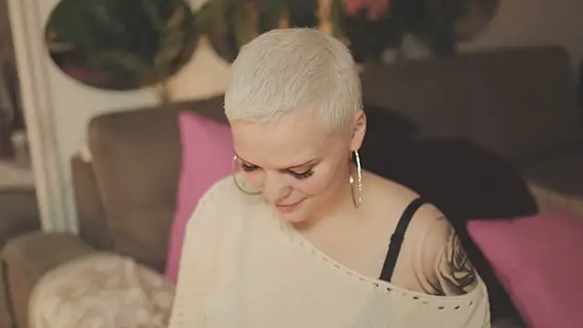 LikaBerry1 online show from October 21, 4:27 am