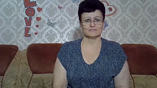Snapshot of PaulaGolden chatting on October 10, 11:04 am PaulaGolden online show from October 10, 11:04 am