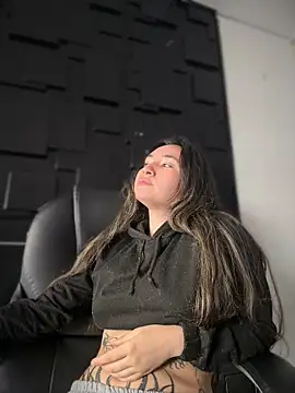 Sophie LS online show from April 13, 3:46 pm