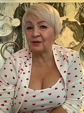 Laura Millf online show from October 28, 10:10 am