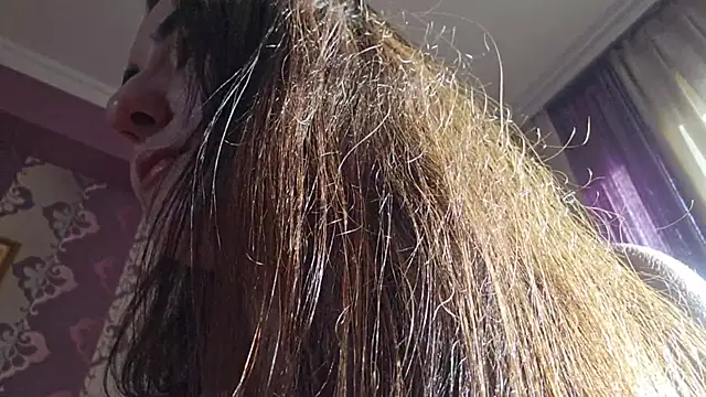 AlejandraDelaney online show from June 8, 1:45 pm