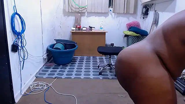 BigbootyNickyx online show from February 5, 10:46 pm