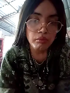 yovana13 online show from October 4, 3:05 pm