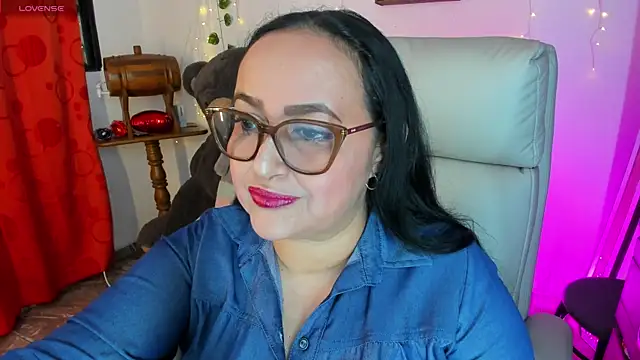 Gia Nahomi online show from April 15, 11:16 pm