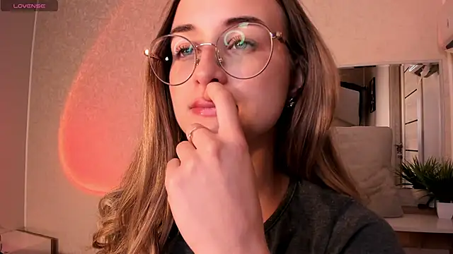 Tiffanyhunt online show from September 29, 1:38 pm