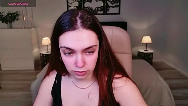 DaniellaLovely online show from November 18, 11:55 am