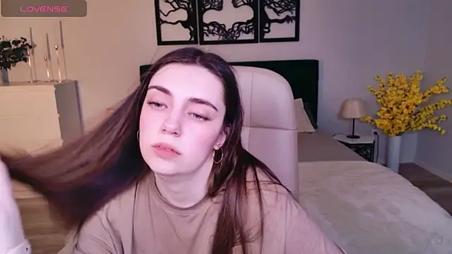 DaniellaLovely online show from February 1, 9:41 am