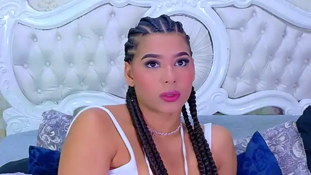 TiaraRosse online show from November 24, 1:02 pm