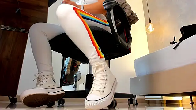 alma fenix online show from November 21, 1:13 pm