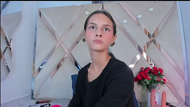 ninaht online show from November 24, 8:55 pm