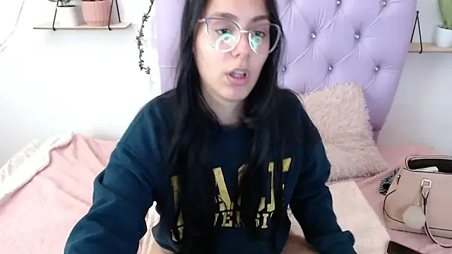 Freyja 01 online show from September 25, 9:45 pm