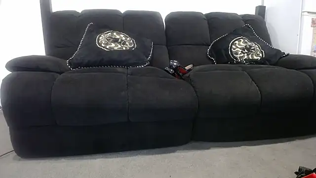 Niquitasparkles online show from March 2, 8:10 am