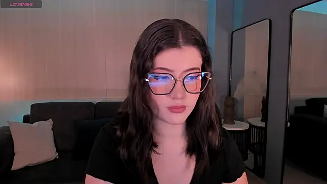 AmberFarrell online show from March 6, 8:15 pm