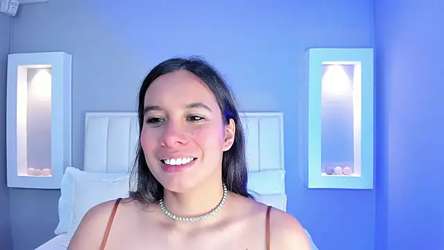 HannaPaola online show from September 22, 10:30 pm