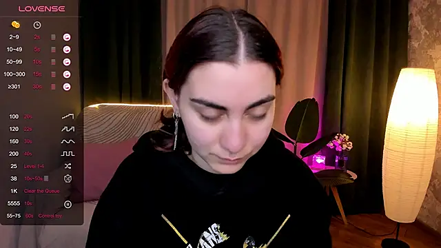 hannacheekss  online show from September 25, 2:43 am