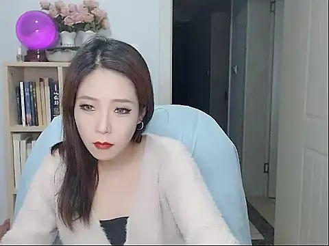 SuSushi728 online show from October 21, 4:00 pm