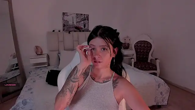 yenny garcia online show from April 4, 6:18 pm