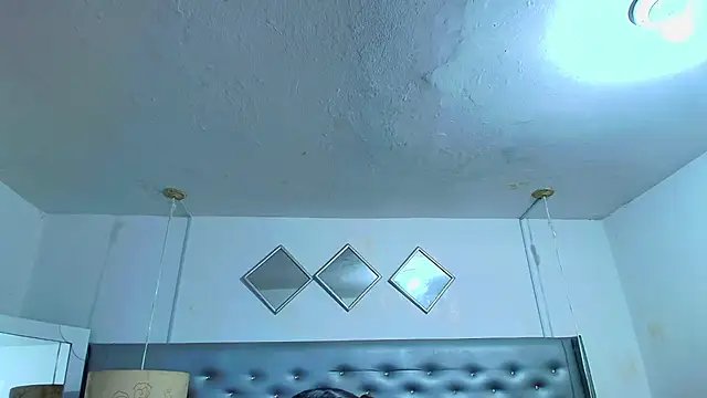 EileenBenzon online show from March 28, 3:33 pm