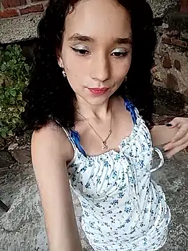 sweet outdoor charm online show from February 14, 8:00 pm