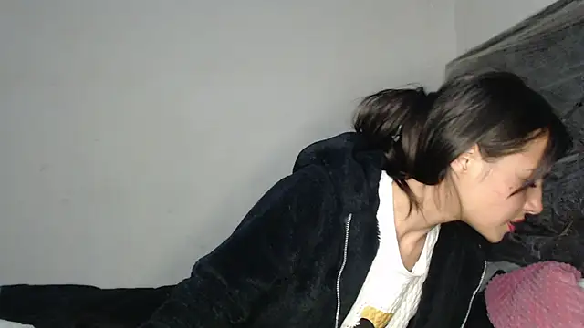 skinny sweet2411 online show from January 7, 3:32 am