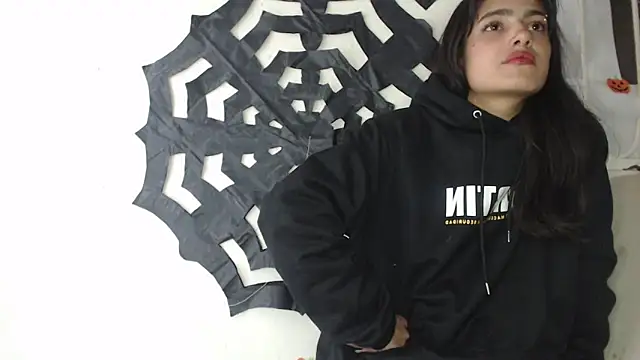 skinny sweet2411 online show from November 3, 5:11 am