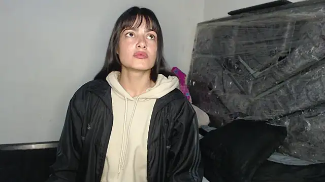 skinny sweet2411 online show from February 12, 8:49 am