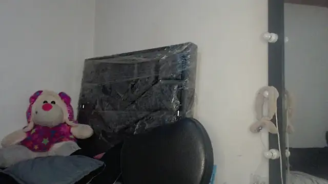 skinny sweet2411 online show from March 8, 3:32 am