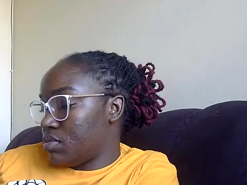 Chichii- online show from April 11, 11:47 am