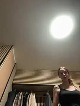 Hr Fru Olsen online show from April 18, 1:57 pm