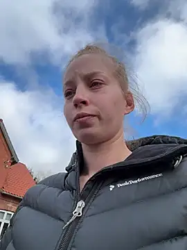 Hr Fru Olsen online show from March 15, 9:00 am