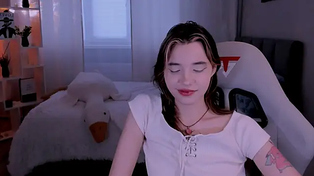 as1an girlfriend online show from June 12, 3:58 am