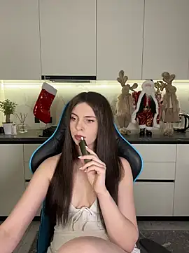 CurlyLara online show from January 13, 4:44 pm