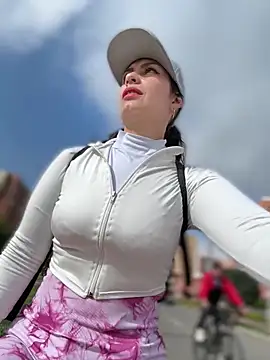 Alysson-- online show from April 4, 1:10 pm