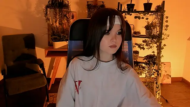 Elainebeness online show from March 15, 7:38 pm