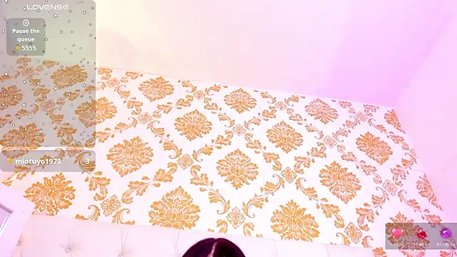 emaa lambert online show from October 7, 8:24 pm