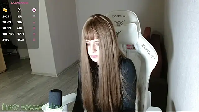 LizaKisses online show from December 3, 5:04 pm