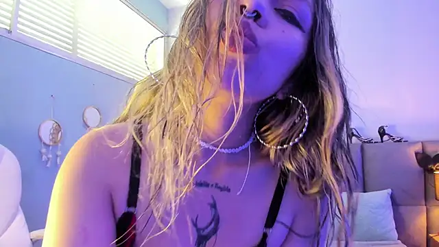 delilah fix online show from September 21, 8:18 pm