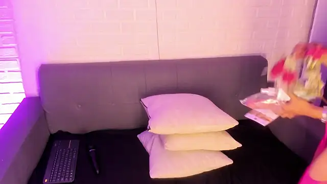 karina gomez 18 online show from December 4, 11:23 am