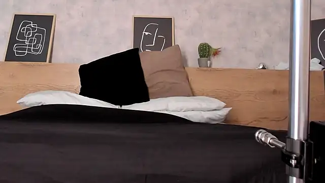 karina gomez 18 online show from April 15, 11:33 am