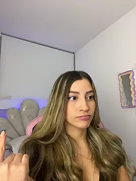 Issabela G1 online show from February 23, 11:37 pm