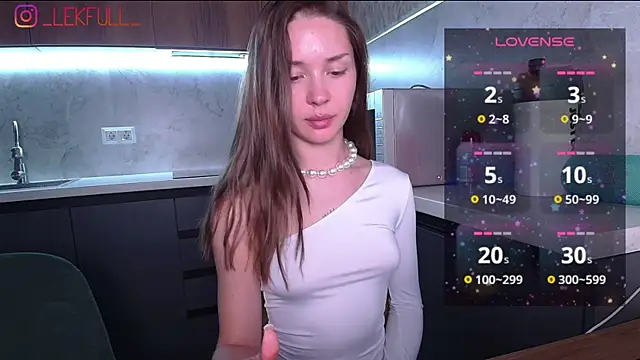Snapshot of lekfull-kitten chatting on October 3, 7:02 am lekfull-kitten online show from October 3, 7:02 am
