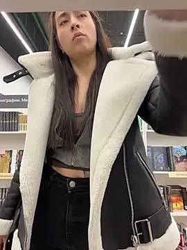 Holly Play online show from February 18, 12:04 pm