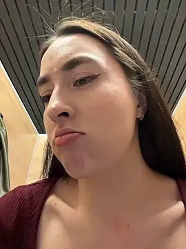 Holly Play online show from March 31, 12:16 pm