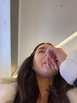 Holly Play online show from March 6, 12:00 pm