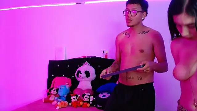 Bonny Bonss online show from April 14, 9:15 pm