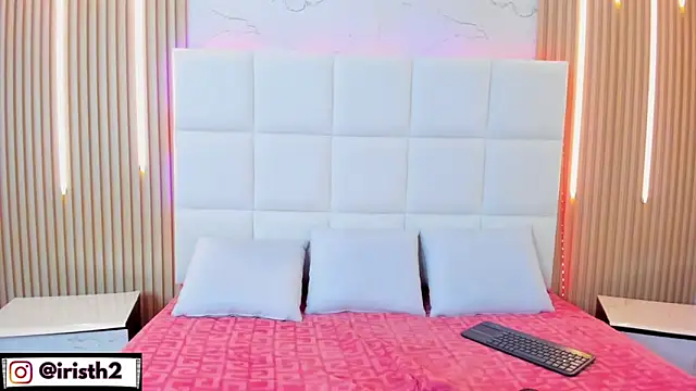 Iris Thompson  online show from October 10, 5:12 am