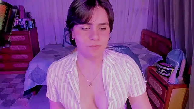 isabelacooperr online show from June 9, 6:02 am