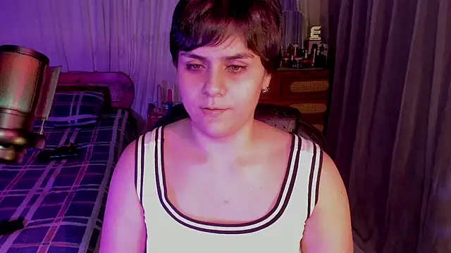 isabelacooperr online show from August 2, 5:10 am