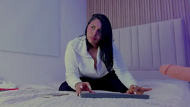 StormyButty18 online show from September 9, 3:28 am