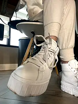 FeetVibe online show from November 14, 8:36 am